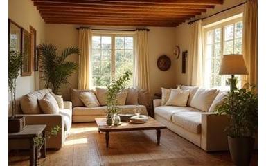 Salon cosy d’une maison de campagne décoré de manière élégante